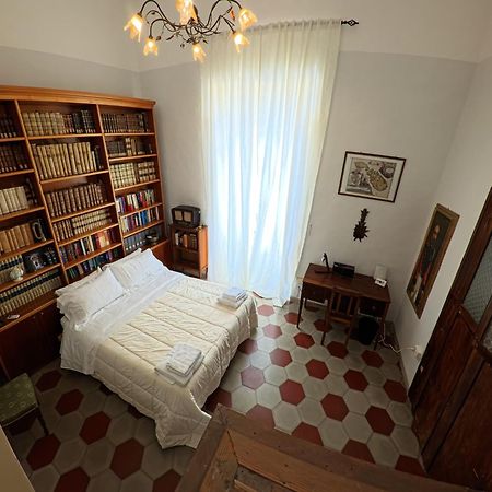 Palazzo Framarino Dei Malatesta - Noble Floor - XIV Century Giovinazzo Extérieur photo