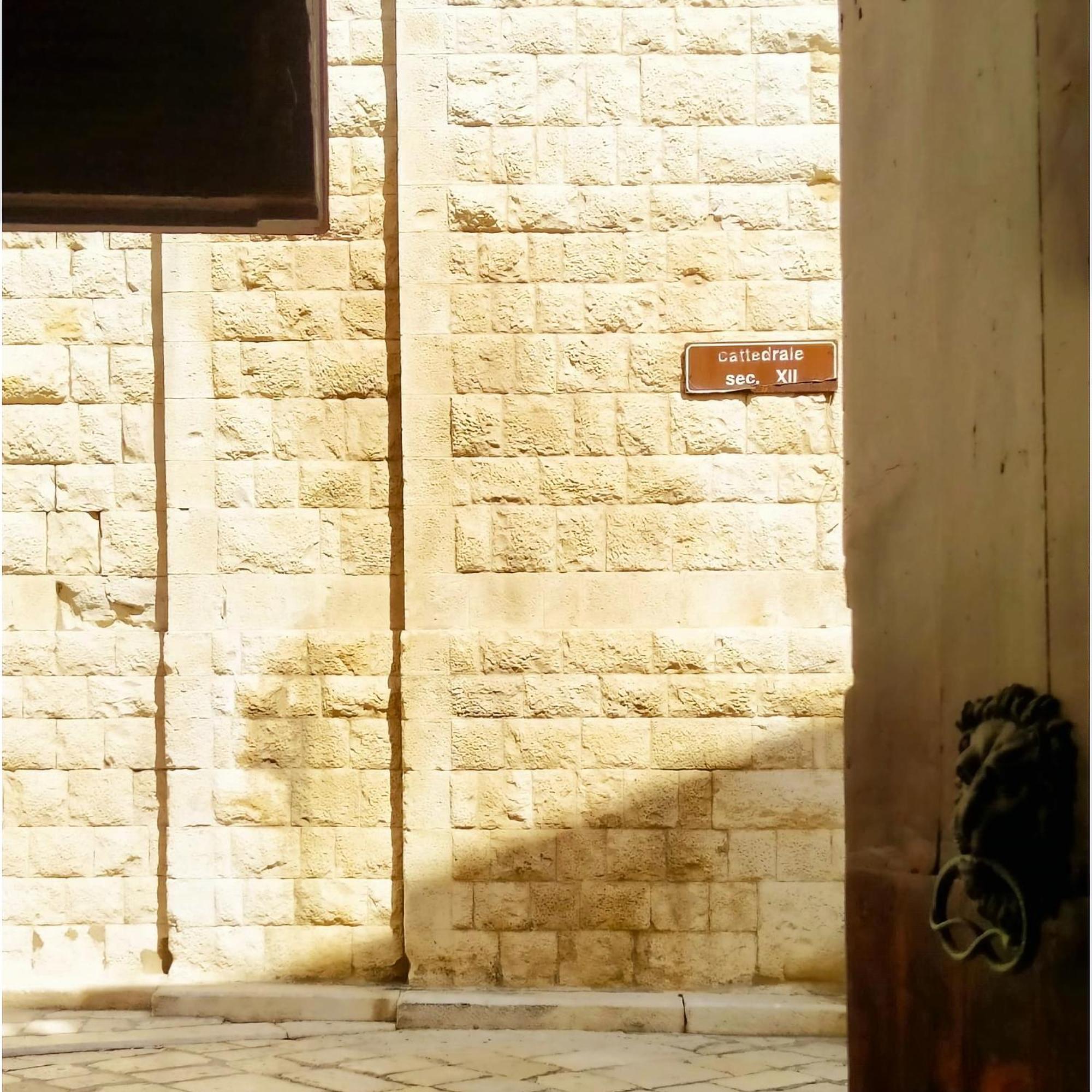 Palazzo Framarino Dei Malatesta - Noble Floor - XIV Century Giovinazzo Extérieur photo