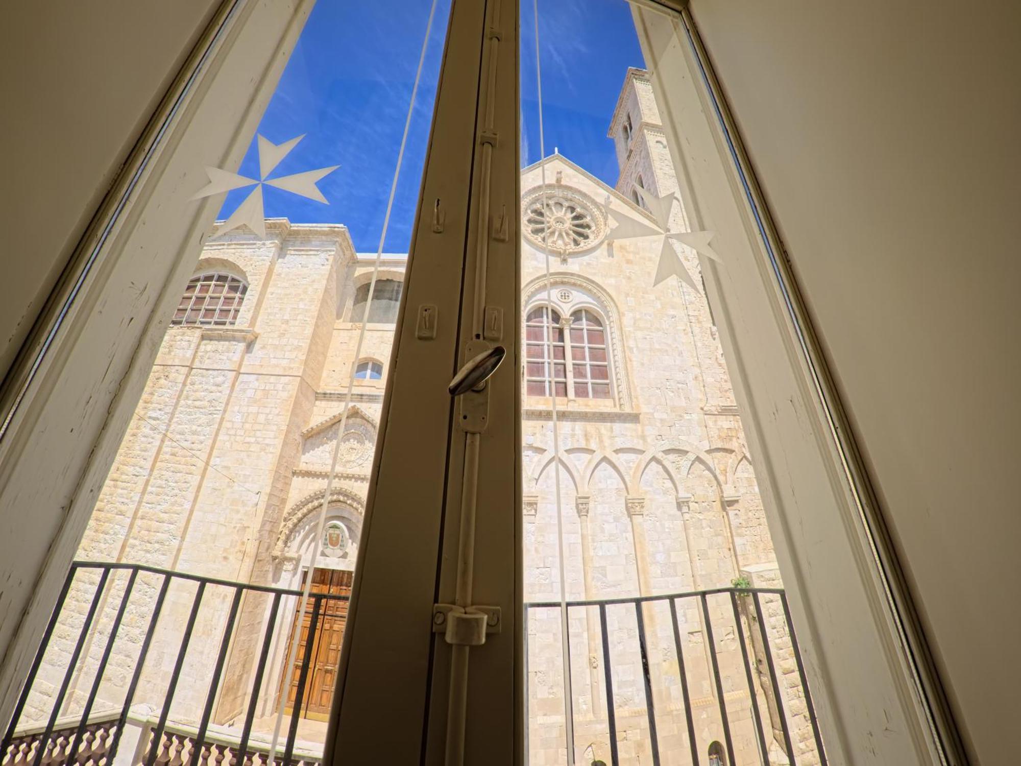 Palazzo Framarino Dei Malatesta - Noble Floor - XIV Century Giovinazzo Extérieur photo