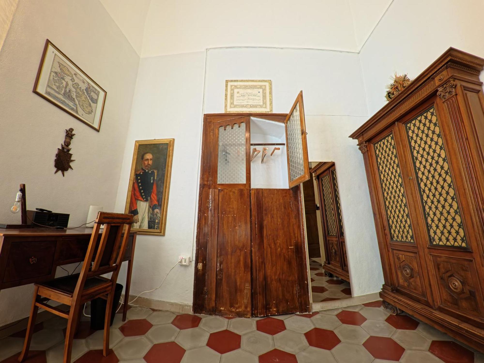 Palazzo Framarino Dei Malatesta - Noble Floor - XIV Century Giovinazzo Extérieur photo