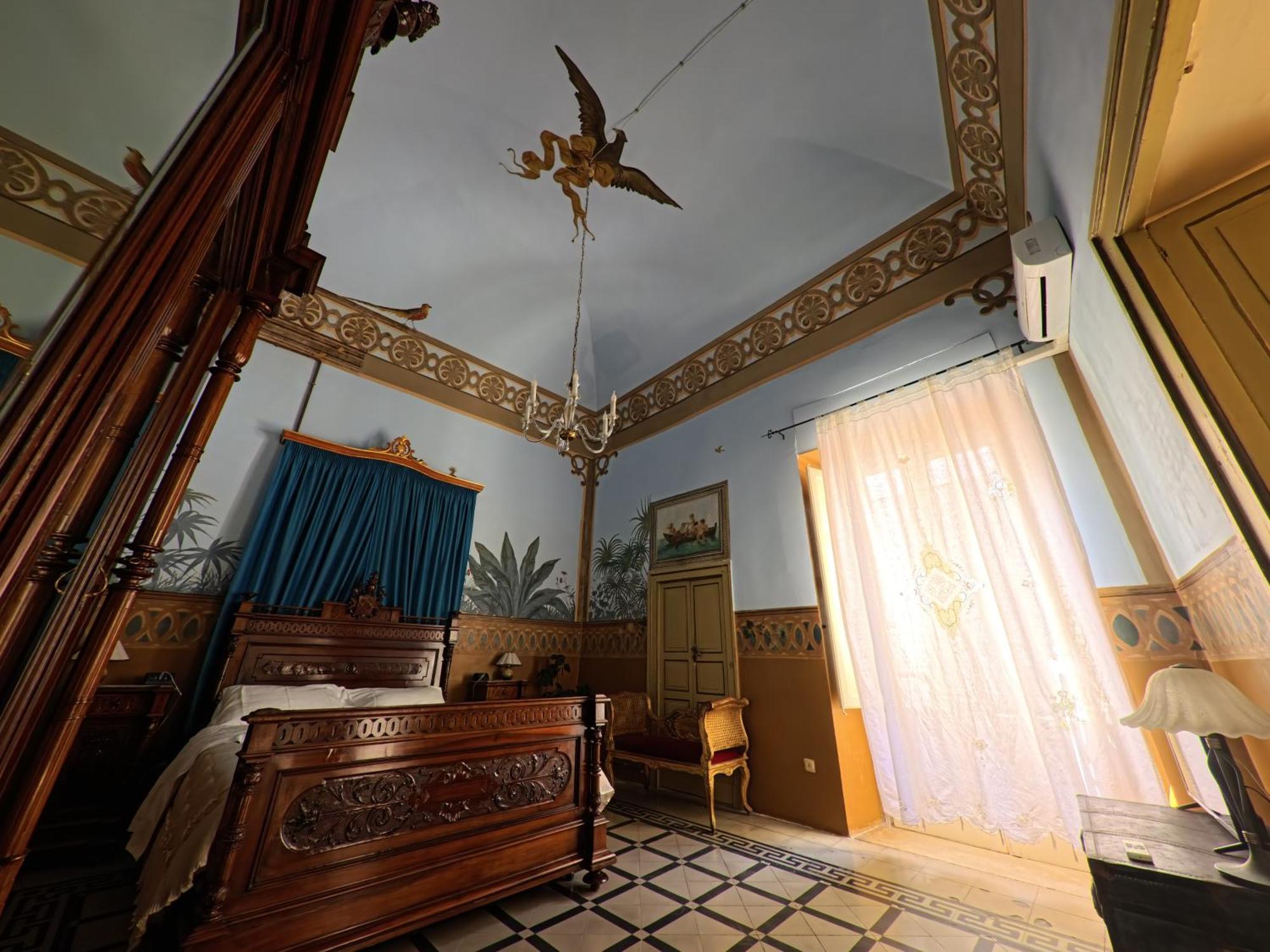 Palazzo Framarino Dei Malatesta - Noble Floor - XIV Century Giovinazzo Extérieur photo