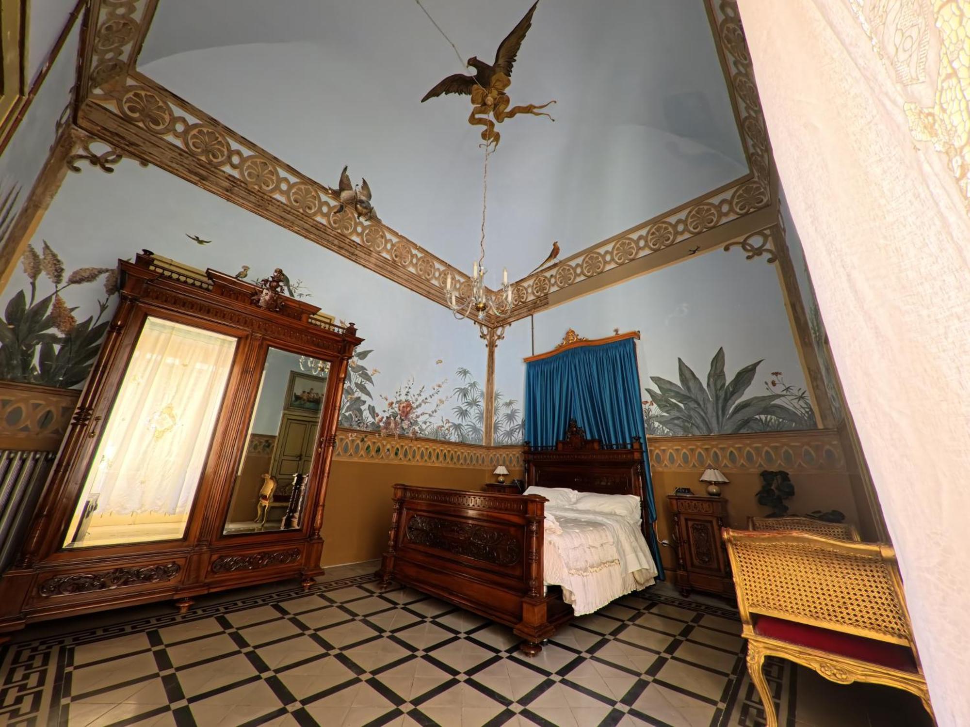 Palazzo Framarino Dei Malatesta - Noble Floor - XIV Century Giovinazzo Extérieur photo