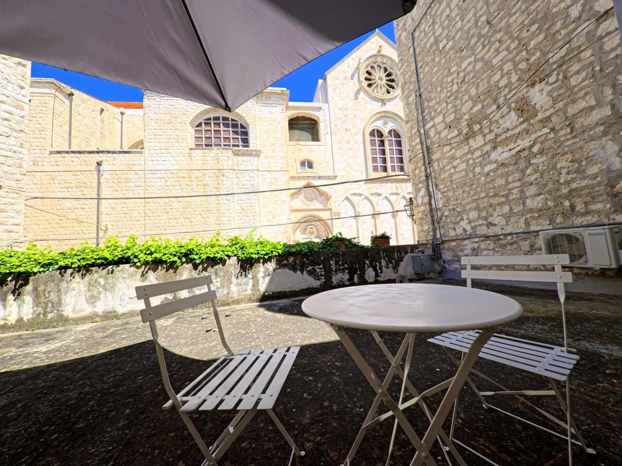 Palazzo Framarino Dei Malatesta - Noble Floor - XIV Century Giovinazzo Extérieur photo