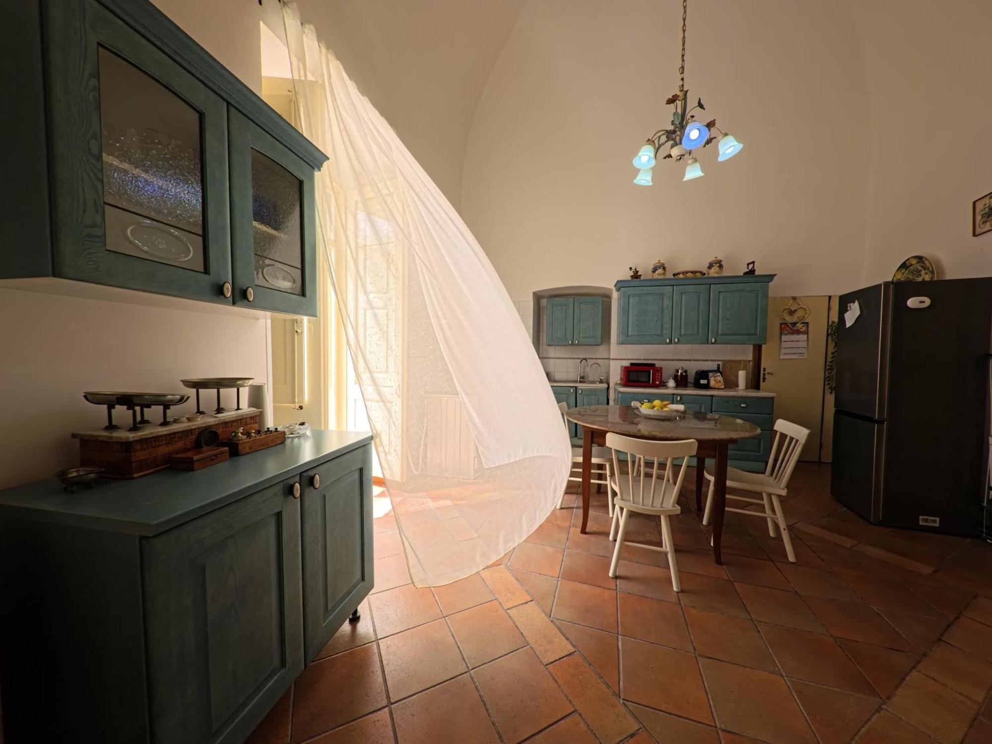 Palazzo Framarino Dei Malatesta - Noble Floor - XIV Century Giovinazzo Extérieur photo