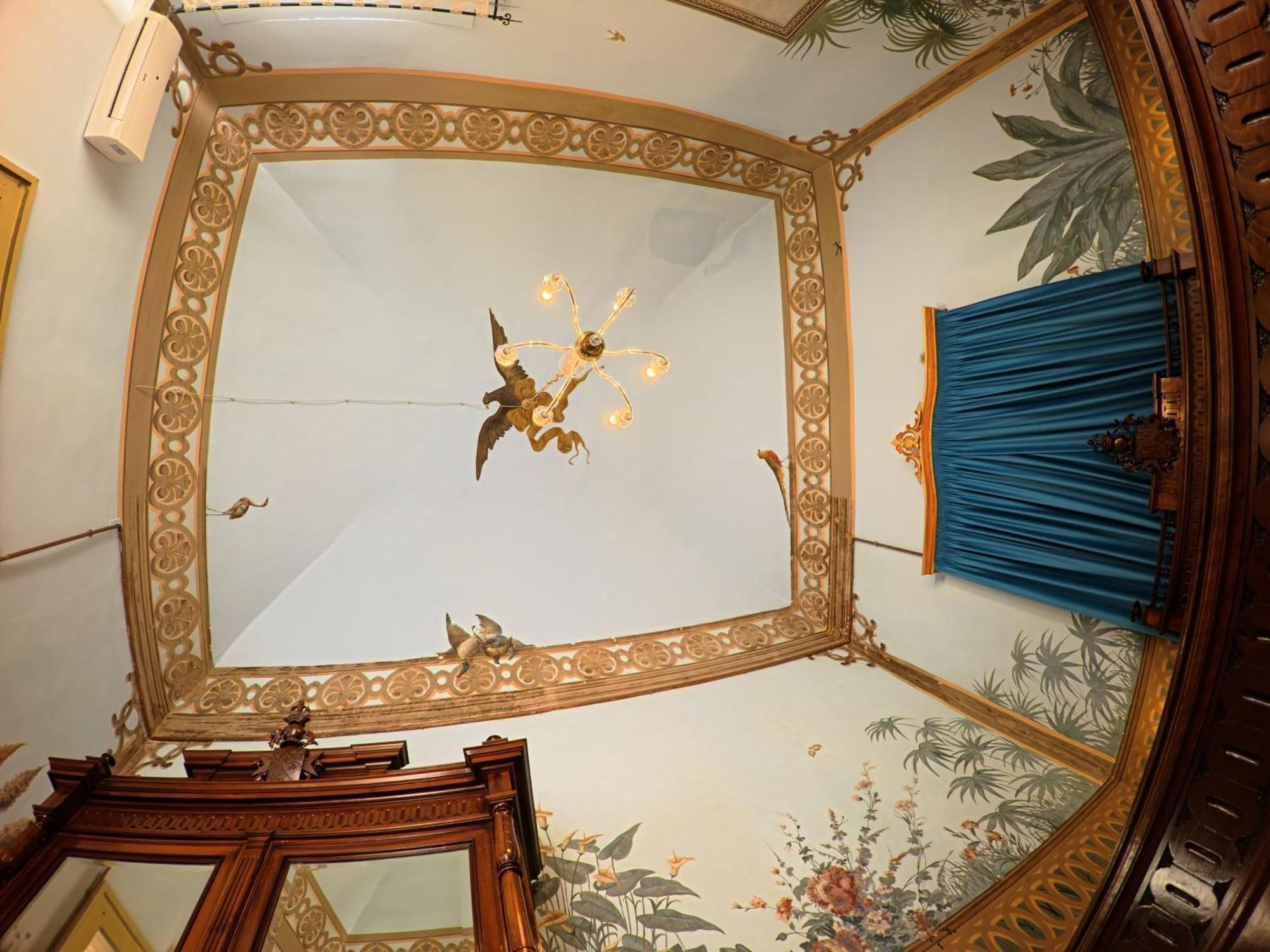 Palazzo Framarino Dei Malatesta - Noble Floor - XIV Century Giovinazzo Extérieur photo