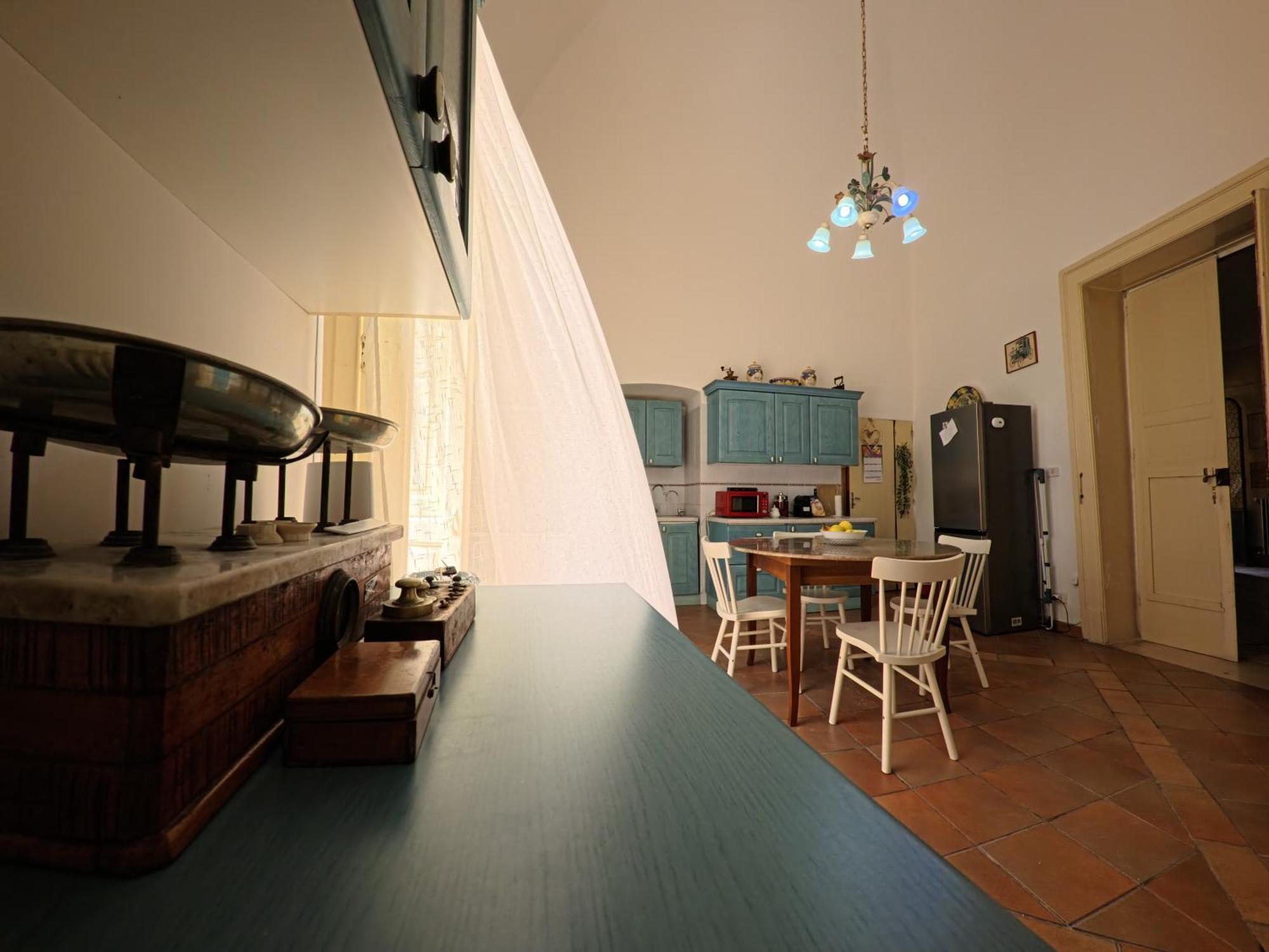 Palazzo Framarino Dei Malatesta - Noble Floor - XIV Century Giovinazzo Extérieur photo