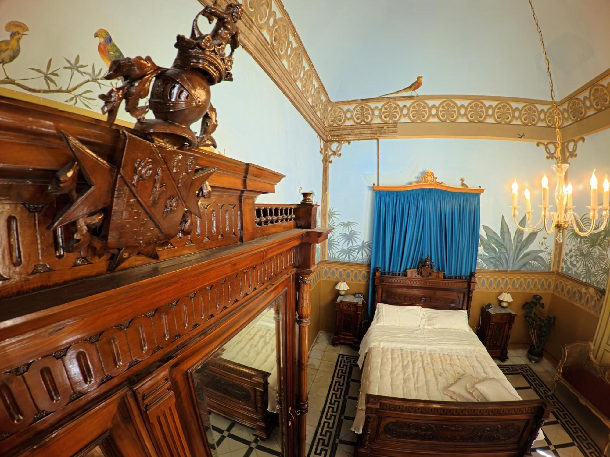 Palazzo Framarino Dei Malatesta - Noble Floor - XIV Century Giovinazzo Extérieur photo