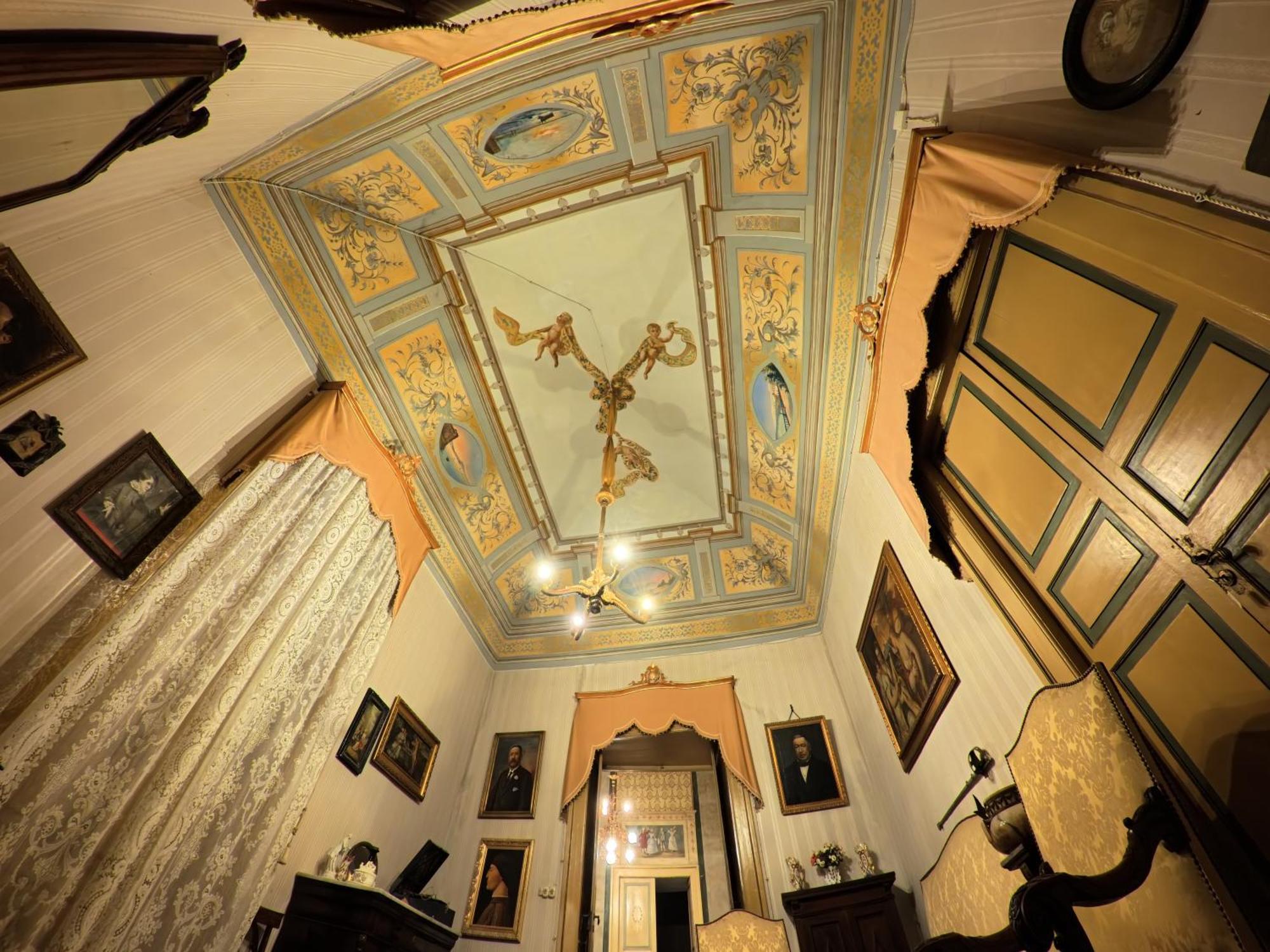 Palazzo Framarino Dei Malatesta - Noble Floor - XIV Century Giovinazzo Extérieur photo
